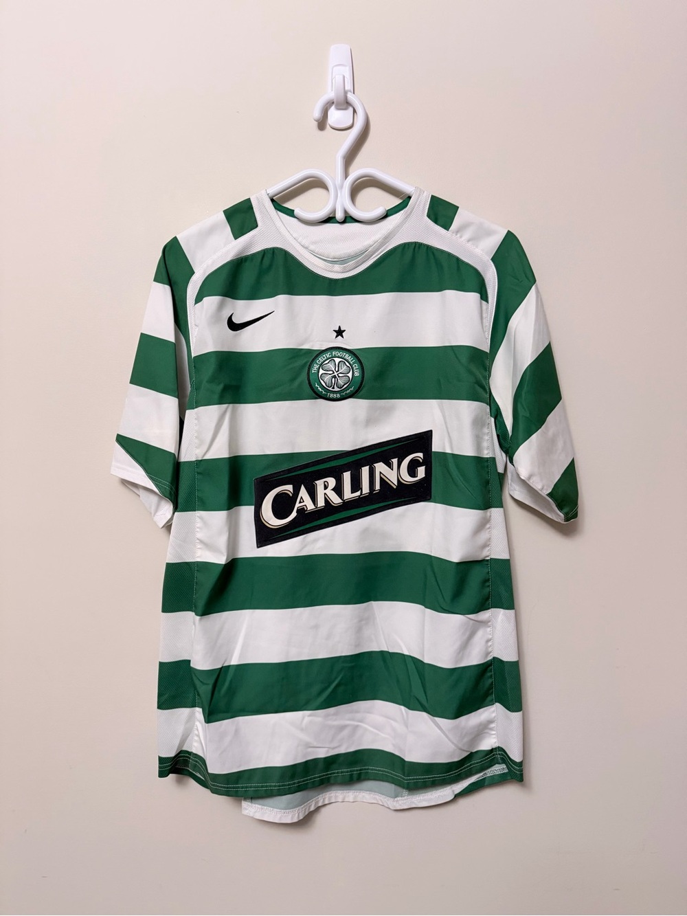 2005-06 Celtic FC Home Soccer Jersey - Green & White Hoops (Nike)
